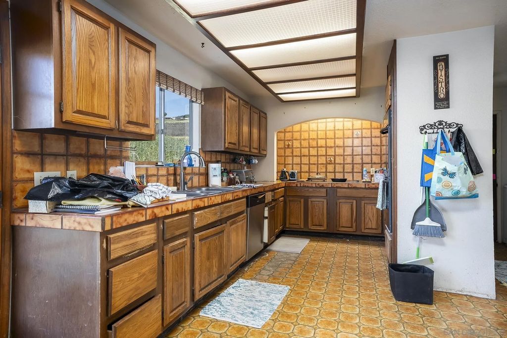 Photo of 4829 Dehesa Rd, El Cajon, CA 92019 (MLS # 260006484)