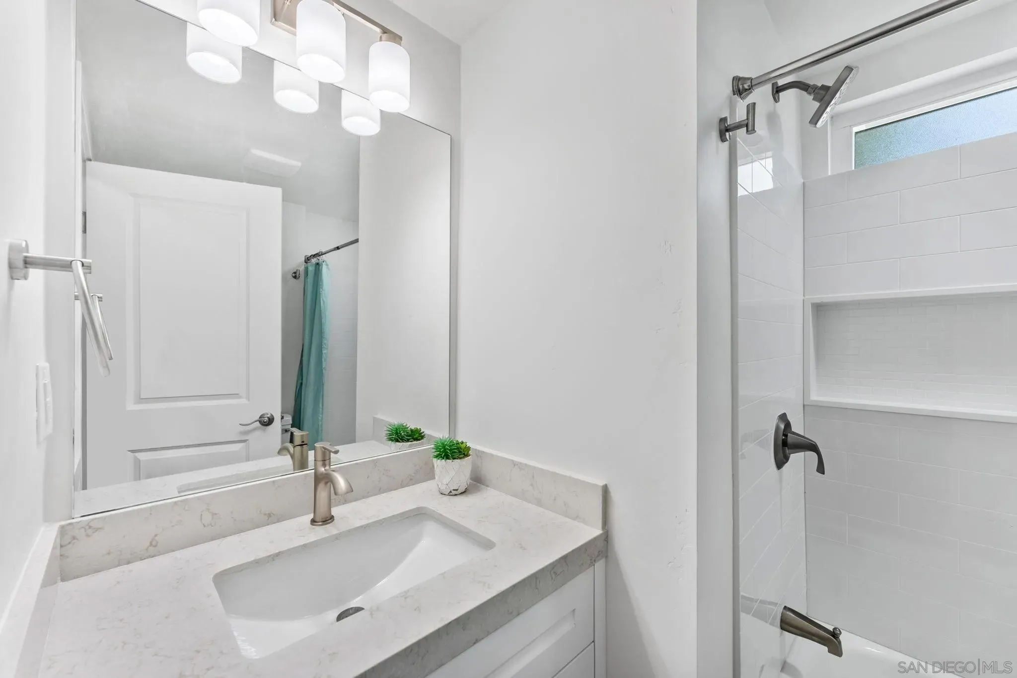 Lakeside, California 92040, United States, 2 Bedrooms Bedrooms, ,2 BathroomsBathrooms,Residential,Active,178522