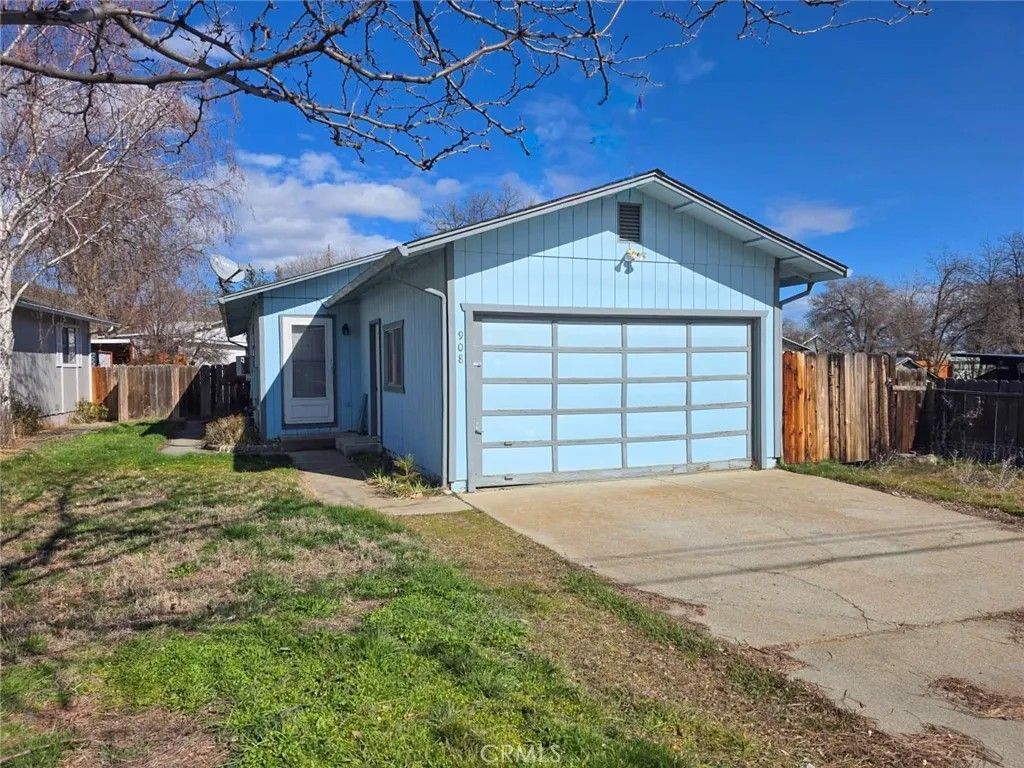 Photo of 908 Miner St, Yreka, CA 96097 (MLS # SN26039272)