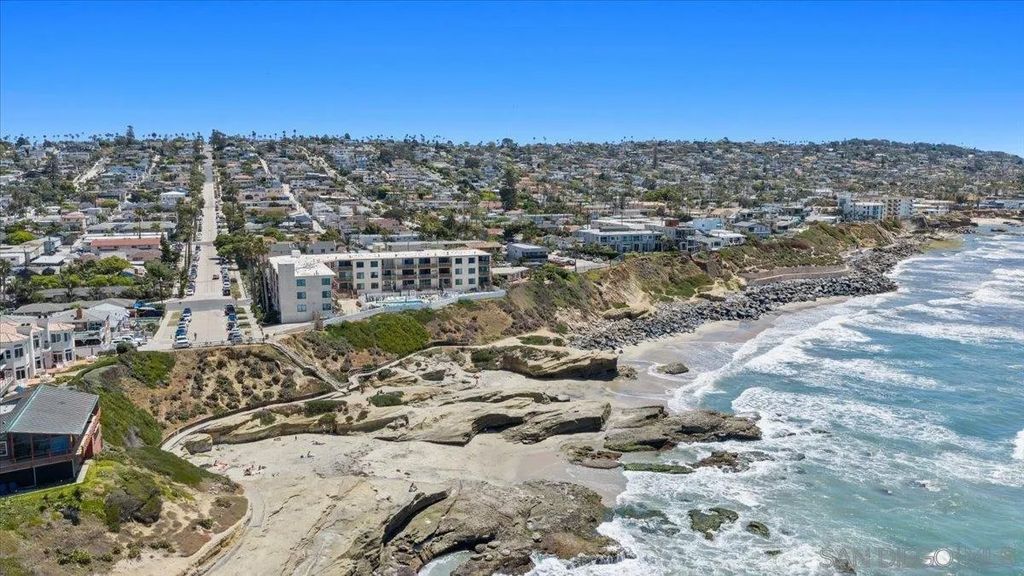 Photo of 5015 Santa Cruz Ave #107, San Diego, CA 92107 (MLS # 260010115)