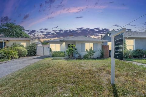 Photo of 280 MacDonald Street, Pasadena, CA 91103 (MLS # SR26059217)