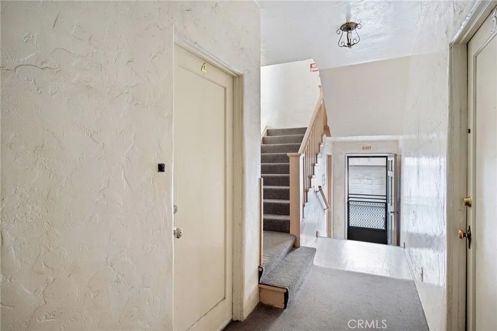 Photo of 200 E Lomita Avenue #4, Glendale, CA 91204 (MLS # GD26003323)