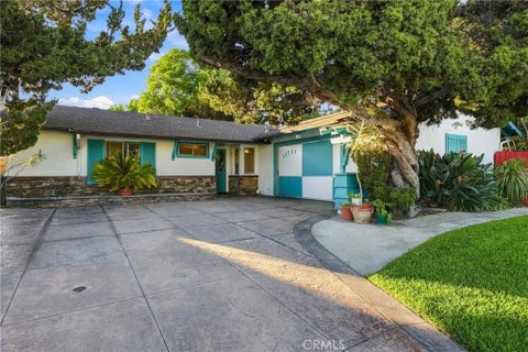 Photo of 11721 Bogardus AVE, Whittier, CA 90604 (MLS # PW26223028)