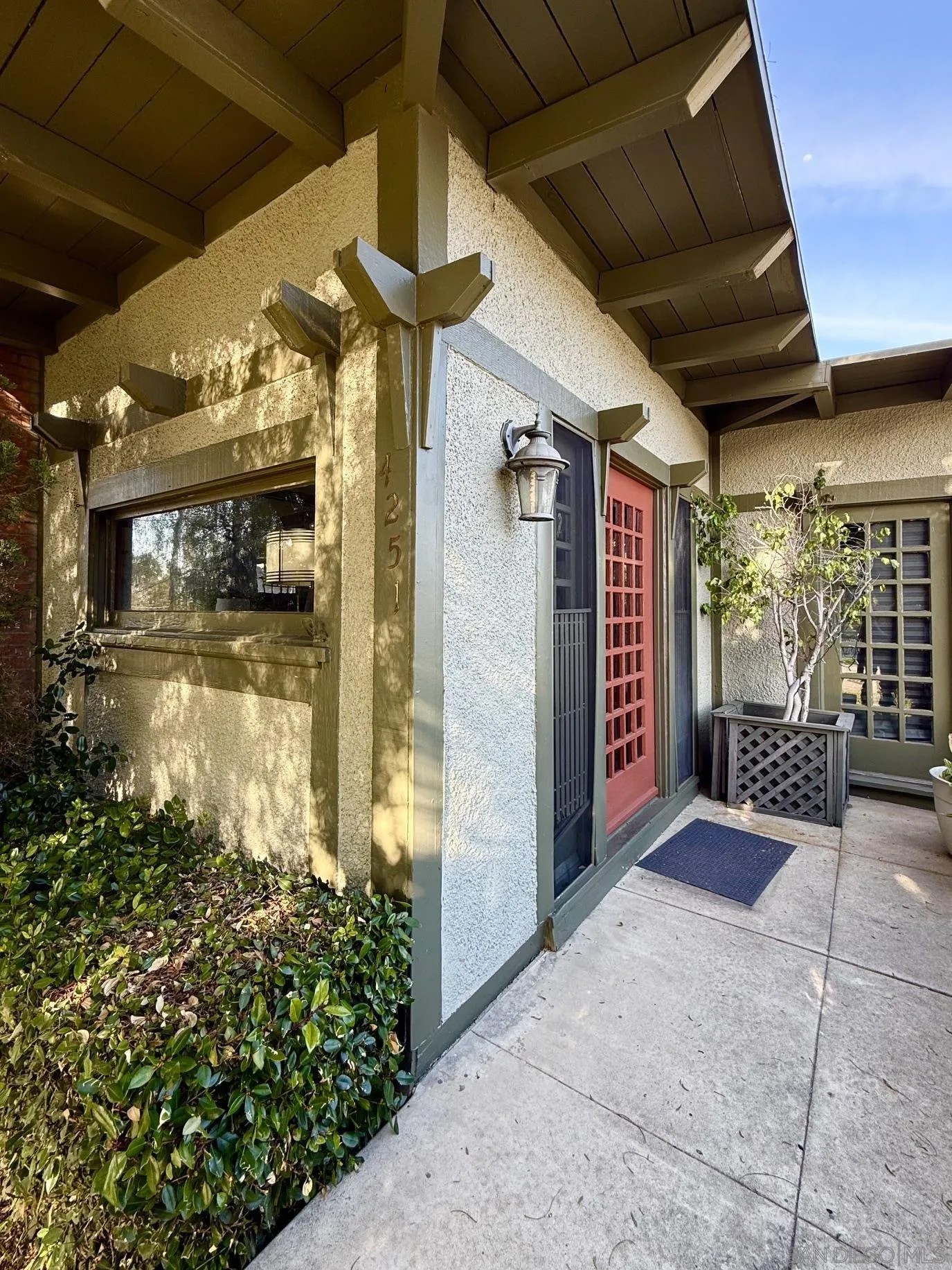 4251 Ibis Street