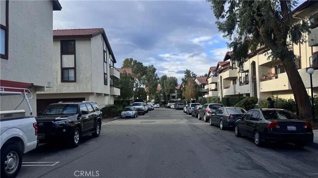 Photo of 18193 Sundowner Way #816, Canyon Country, CA 91387 (MLS # SR25265933)