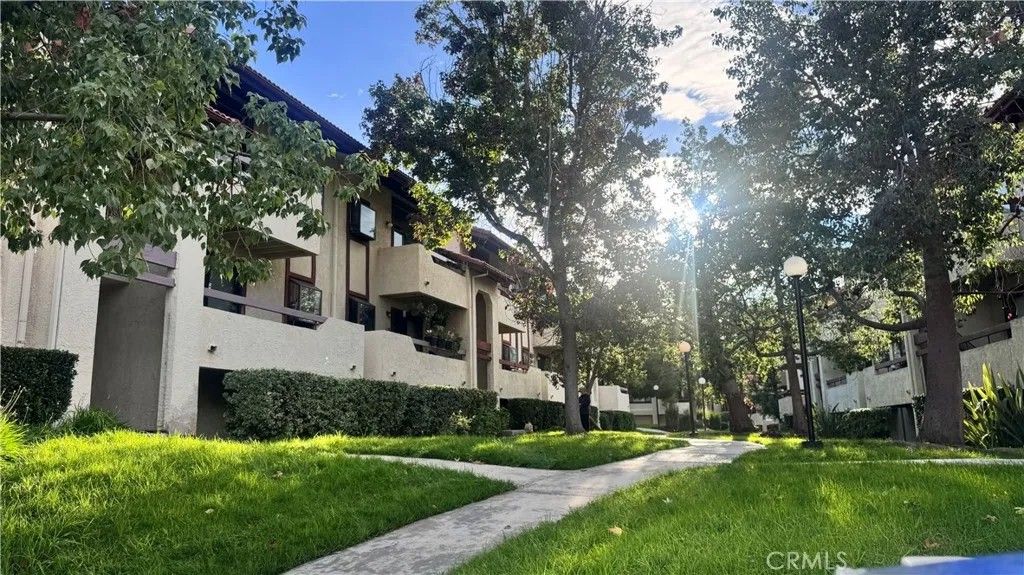 Photo of 18193 Sundowner Way #816, Canyon Country, CA 91387 (MLS # SR25265933)