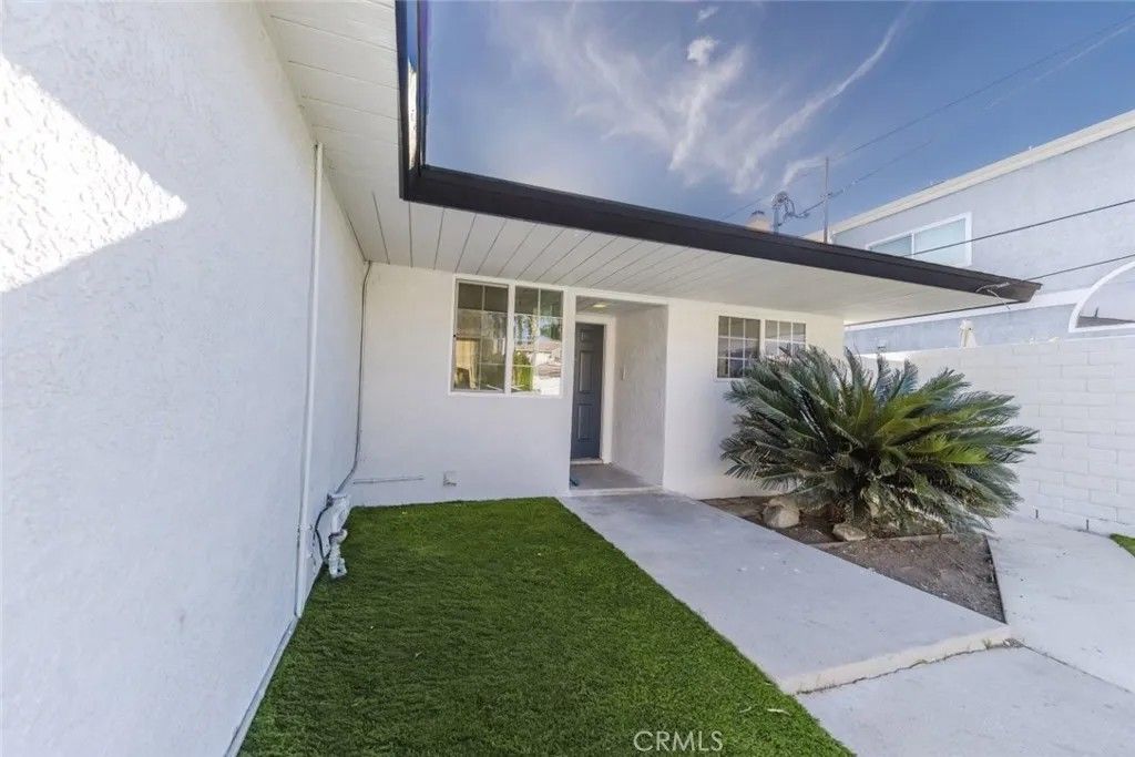 Photo of 19314 Valerio, Reseda, CA 91335 (MLS # GD25279434)