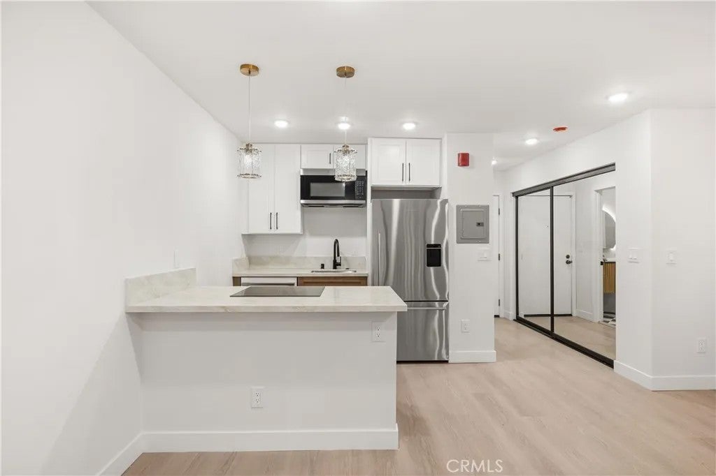 22100 Burbank 250f