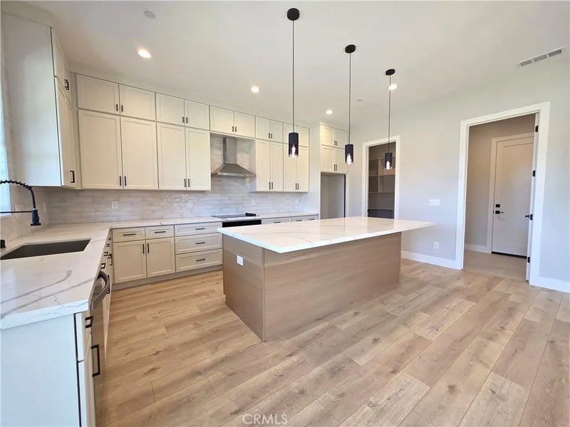 1 Stepping Stone Ct