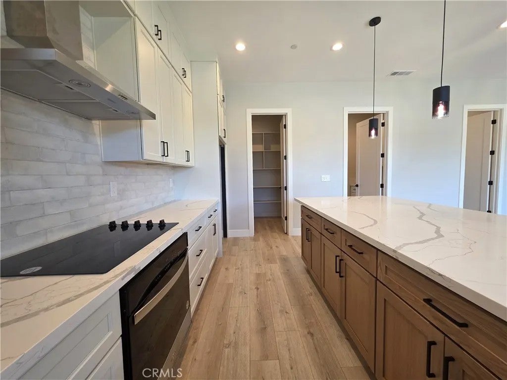 1 Stepping Stone Ct