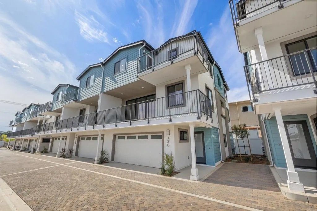 Photo of 320 Chinquapin Avenue, Carlsbad, CA 92008 (MLS # NDP2510981)