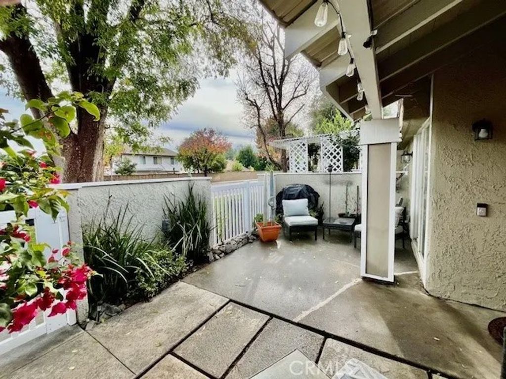 Photo of 25729 Tournament Rd, Valencia, CA 91355 (MLS # SR25277632)
