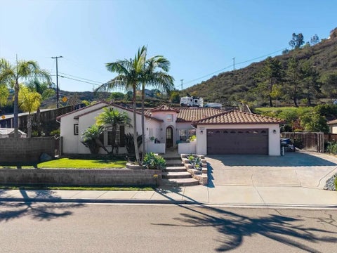Photo of 642 Via Del Campo, San Marcos, CA 92078 (MLS # NDP2609757)