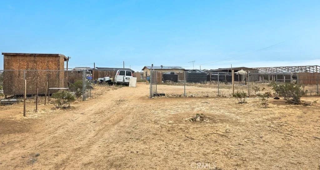 Photo of 43111 260th St, Lancaster, CA 93535 (MLS # CV26177995)