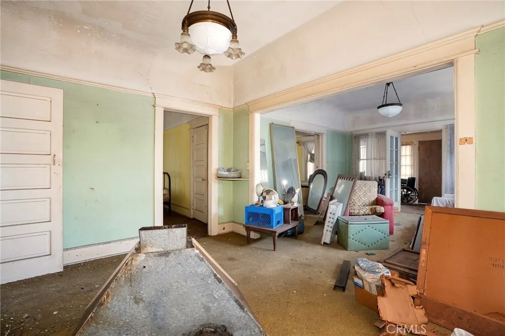 1524 W 22nd