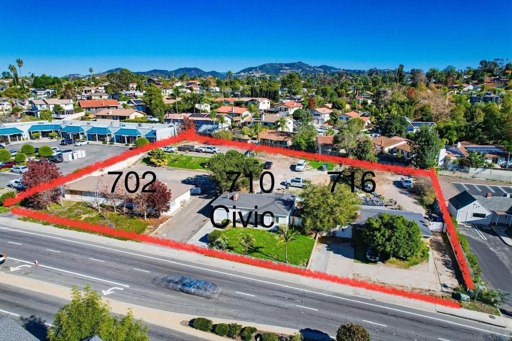 Photo of 702 Civic Center Dr, Vista, CA 92084 (MLS # 250045426)