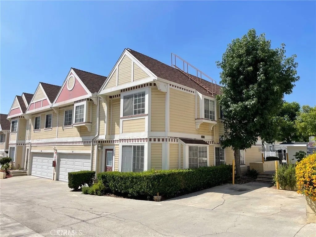 13750 Hubbard