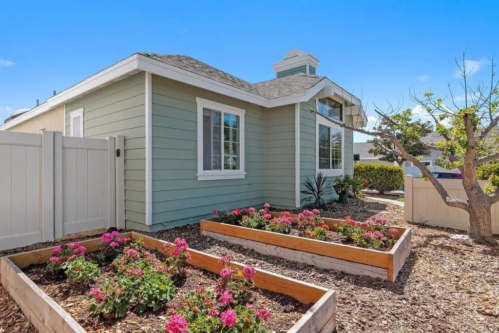 Photo of 821 Skysail Avenue, Carlsbad, CA 92011 (MLS # NDP2603197)