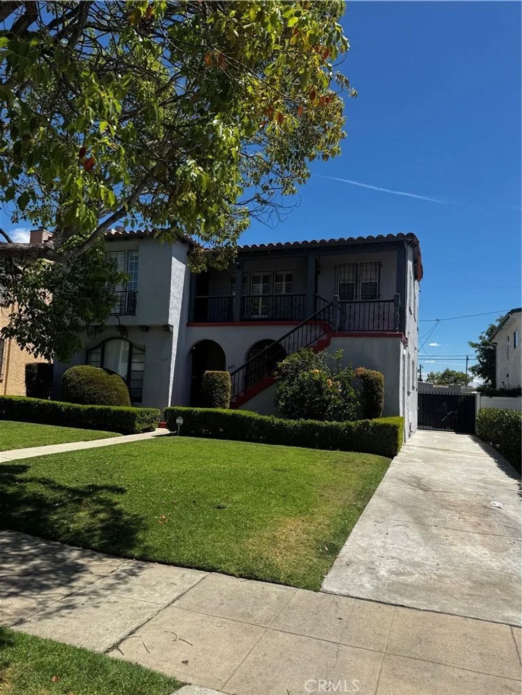 Photo of 1642 S Bedford St, Los Angeles, CA 90035 (MLS # DW26088770)