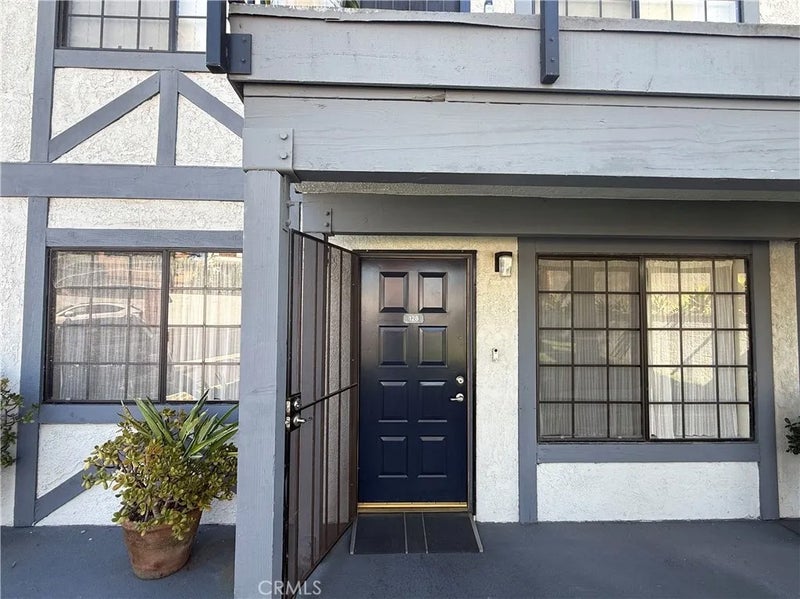 2599 Walnut 128