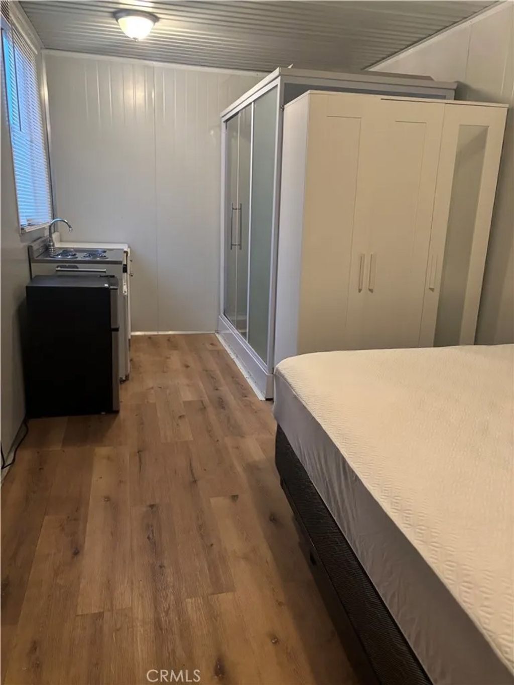 Photo of 37 Garden Dr, Bakersfield, CA 93307 (MLS # CV26034350)