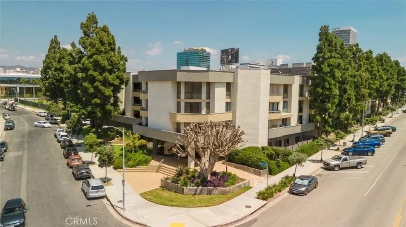 750 S Spaulding Avenue 215