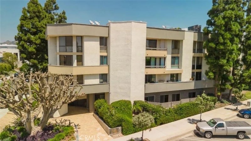 750 S Spaulding Avenue 215