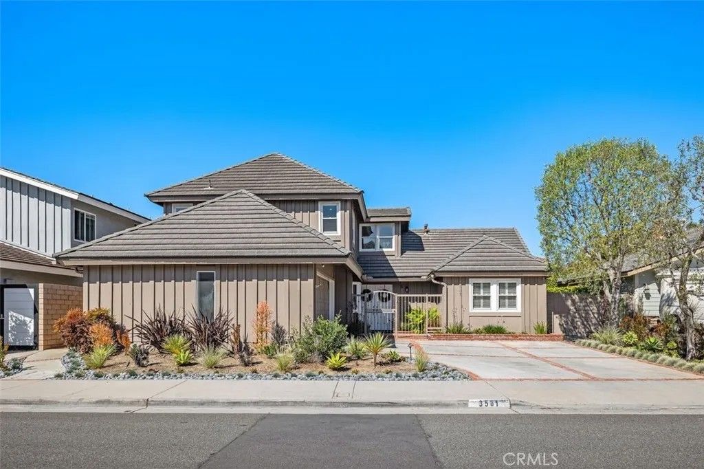 Photo of 3581 Aquarius Dr, Huntington Beach, CA 92649 (MLS # OC26046832)