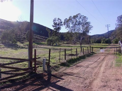 32595 Newport Winchester CA 92596