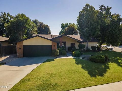 Photo of 2601 Barrington Street, Bakersfield, CA 93309 (MLS # V1-37122)