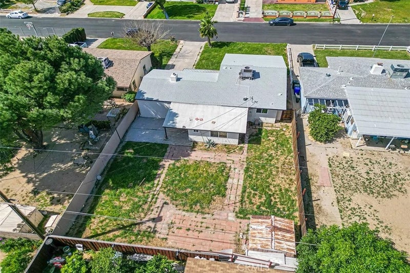 6821 Elmwood