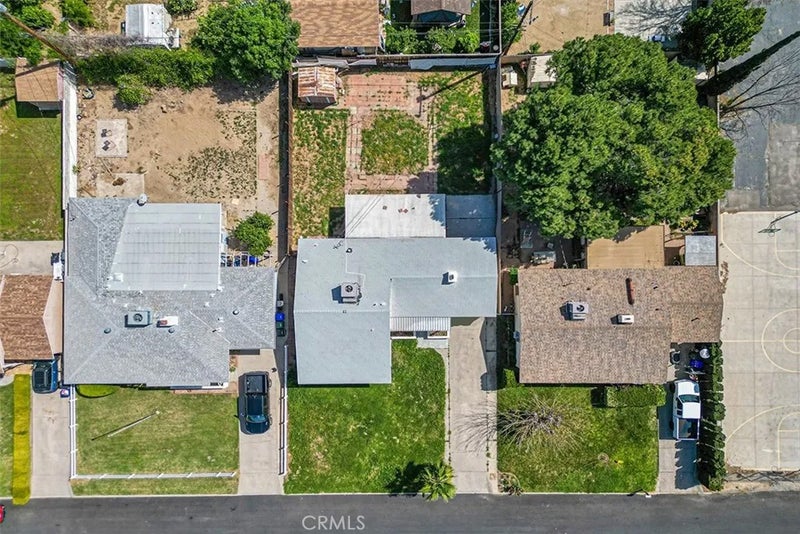 6821 Elmwood