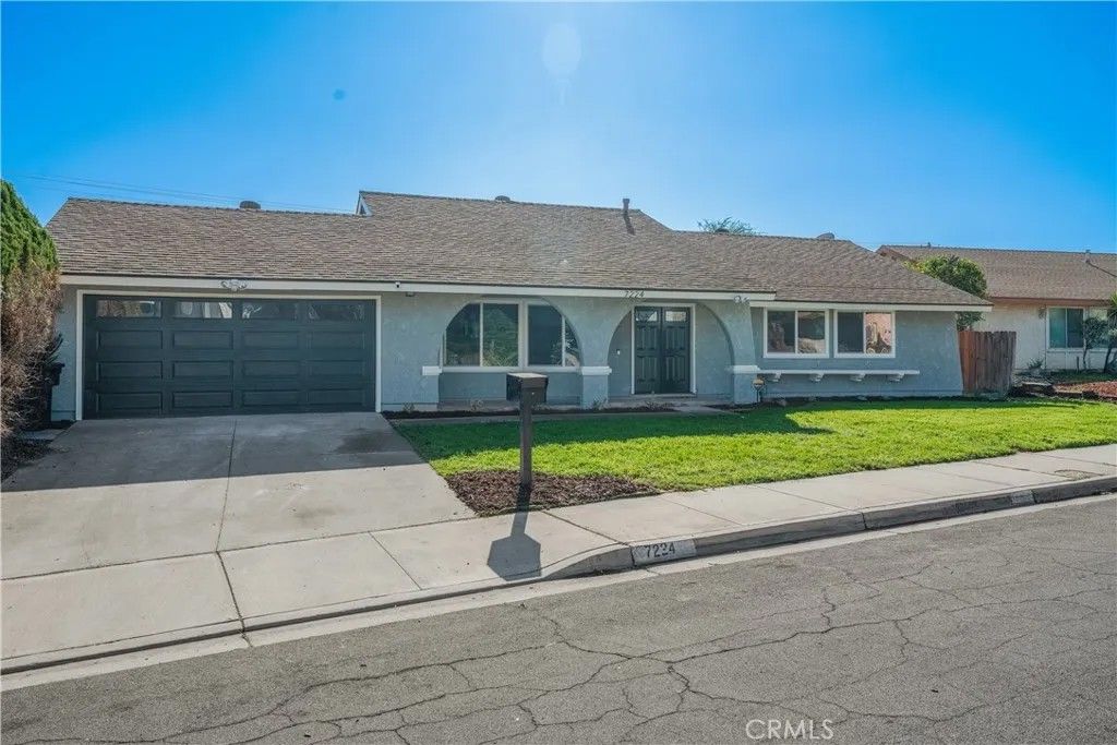Photo of 7224 Vega Ave, Jurupa Valley, CA 92509 (MLS # CV25264057)
