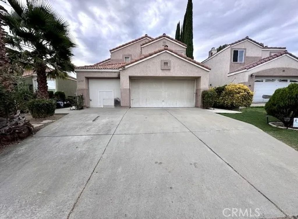 Photo of 39785 Via Careza, Murrieta, CA 92563 (MLS # SW25232670)