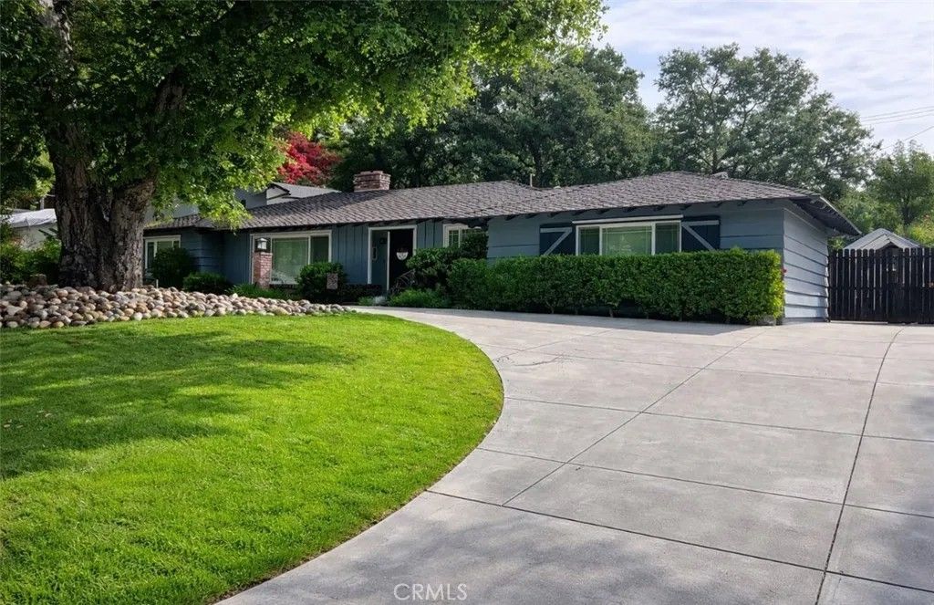 Photo of 336 Oak Tree Dr, Glendora, CA 91741 (MLS # WS26068429)