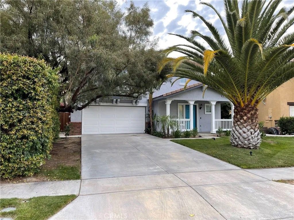 Photo of 38017 Greenleaf Pl, Murrieta, CA 92562 (MLS # SW25273603)