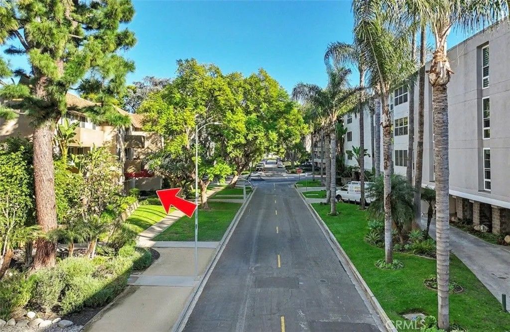 Photo of 14141 Dickens St #111, Sherman Oaks, CA 91423 (MLS # WS26071707)