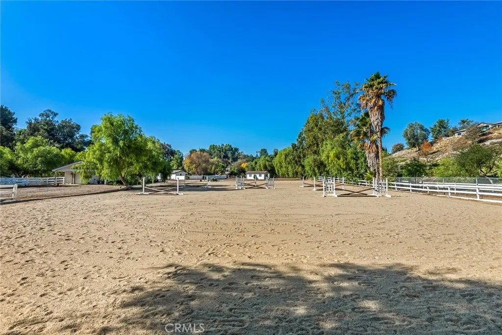 Photo of 5547 Paradise Valley, Hidden Hills, CA 91302 (MLS # SR25267679)