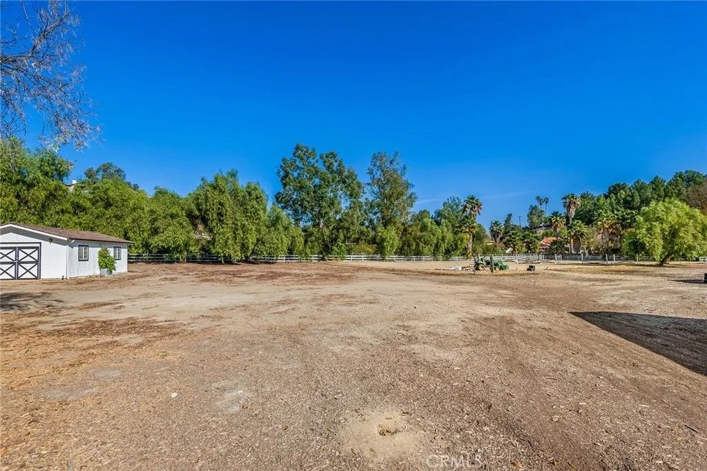 Photo of 5547 Paradise Valley, Hidden Hills, CA 91302 (MLS # SR25267679)