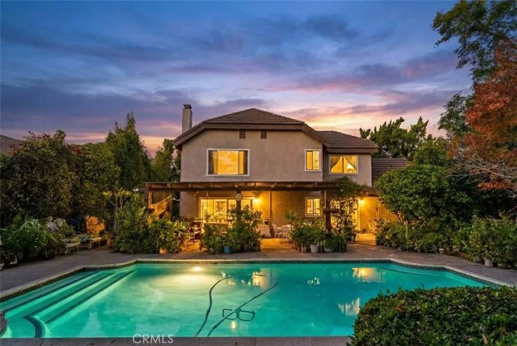 176 E Blue Mountain