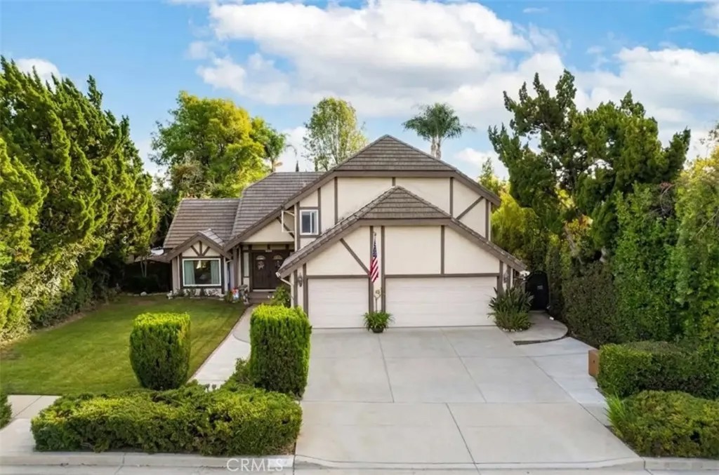 176 E Blue Mountain