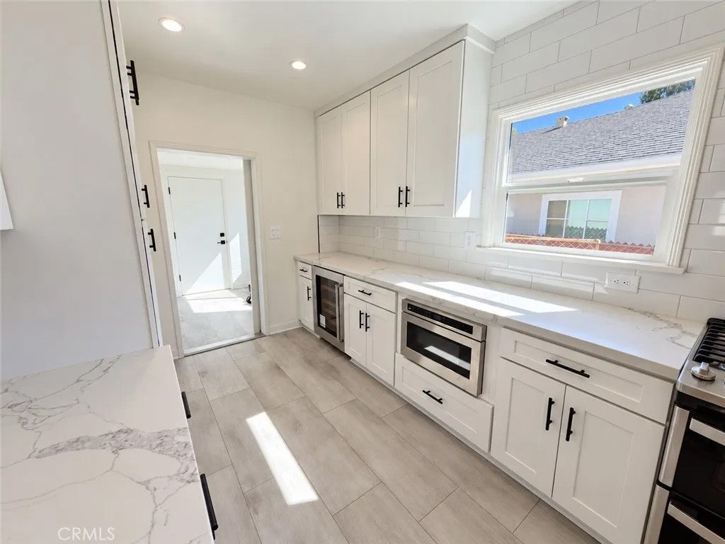 2927 Hermosa Avenue
