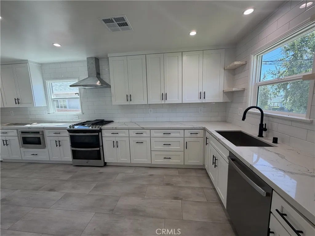 2927 Hermosa Avenue