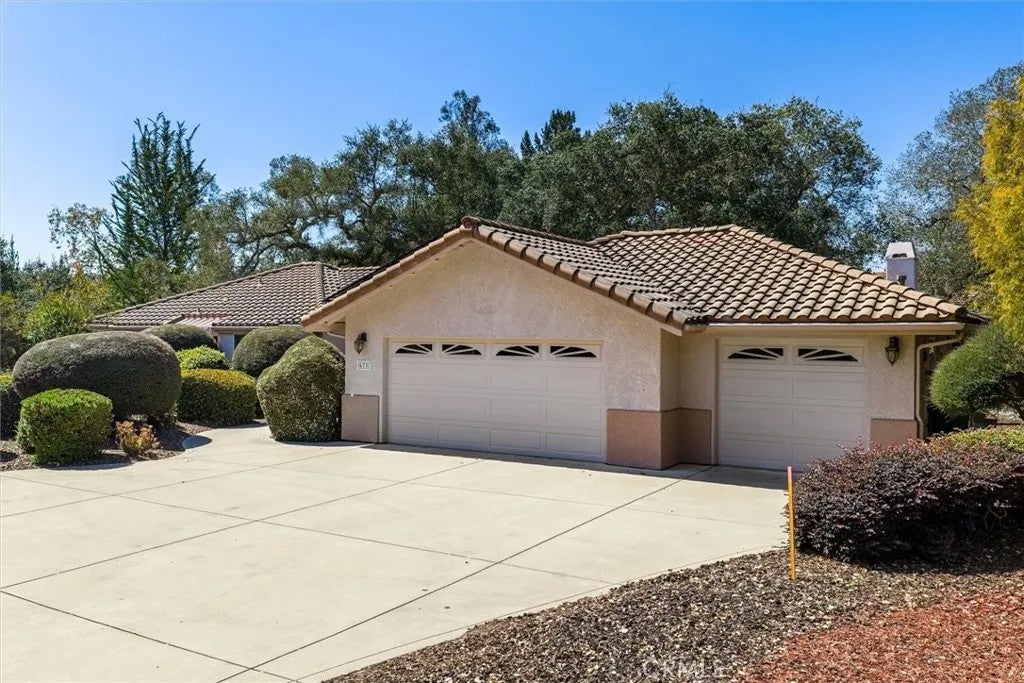 673 Shelter Ridge Place