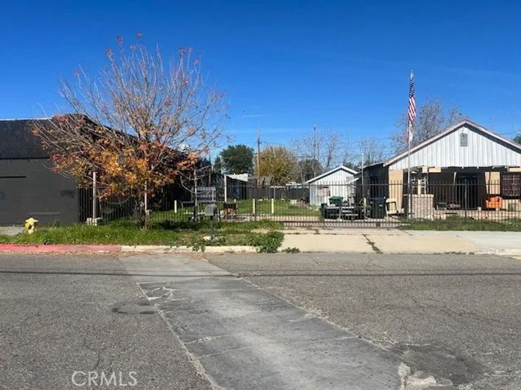 Photo of 125 E O St, Colton, CA 92324 (MLS # DW26011696)
