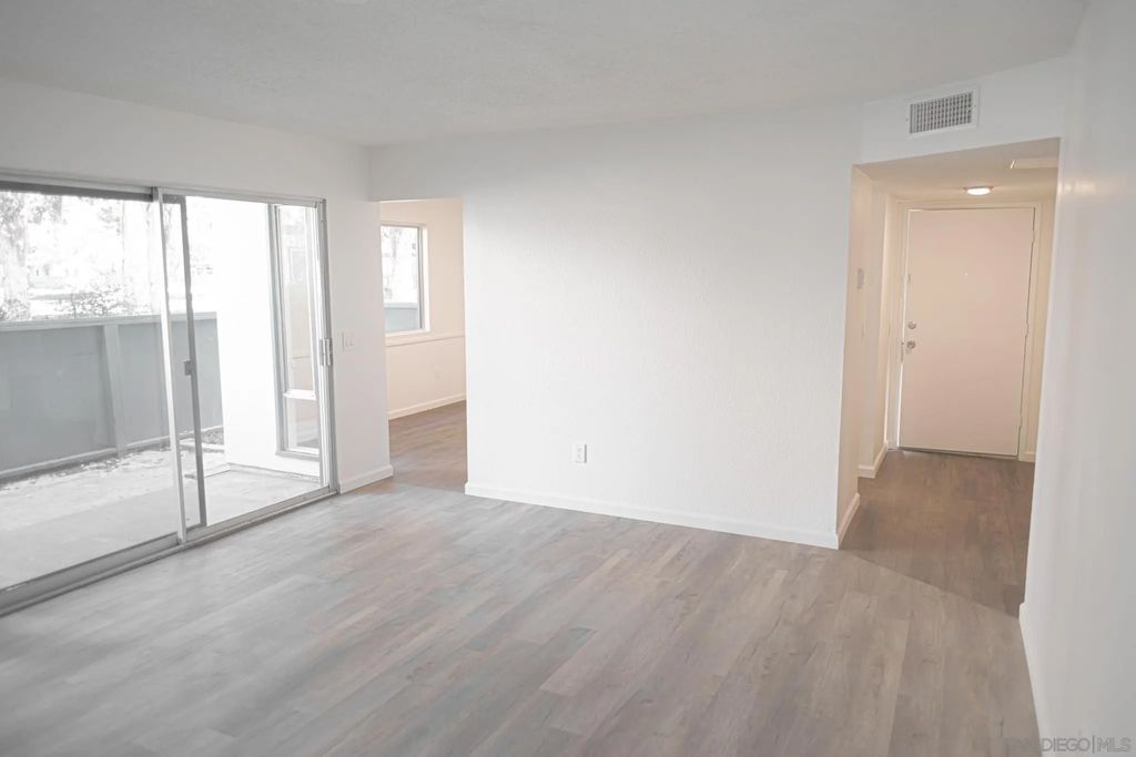 Photo of 1811 E Grand Ave #89, Escondido, CA 92027 (MLS # 250036090)