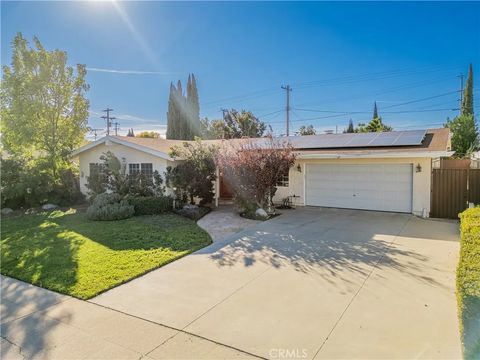 Photo of 11229 Mclennan, Granada Hills, CA 91344 (MLS # CV25267381)