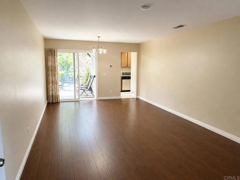 4552 Beverly Glen Drive