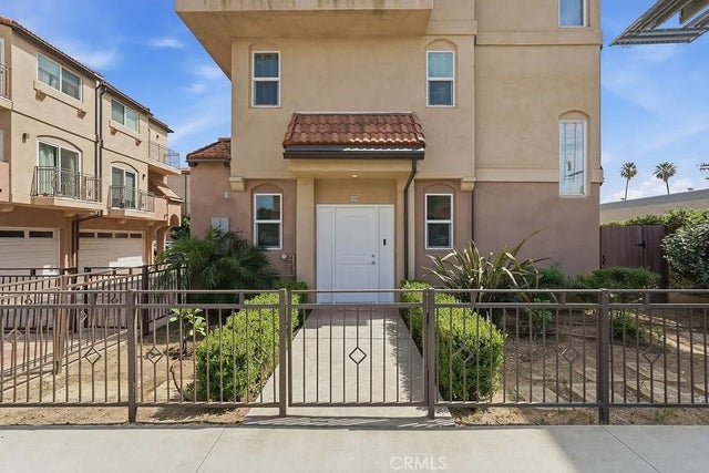 15340 Lassen, Los Angeles