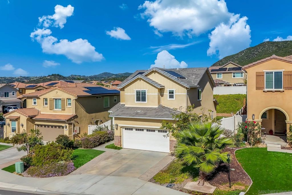 Photo of 310 Falabella Ln, Fallbrook, CA 92028 (MLS # 260002483)